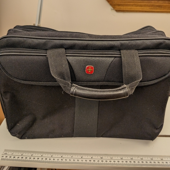 Wenger, Swiss Gear Laptop Briefcase Black with handles and shoulder strap - Picture 1 of 16